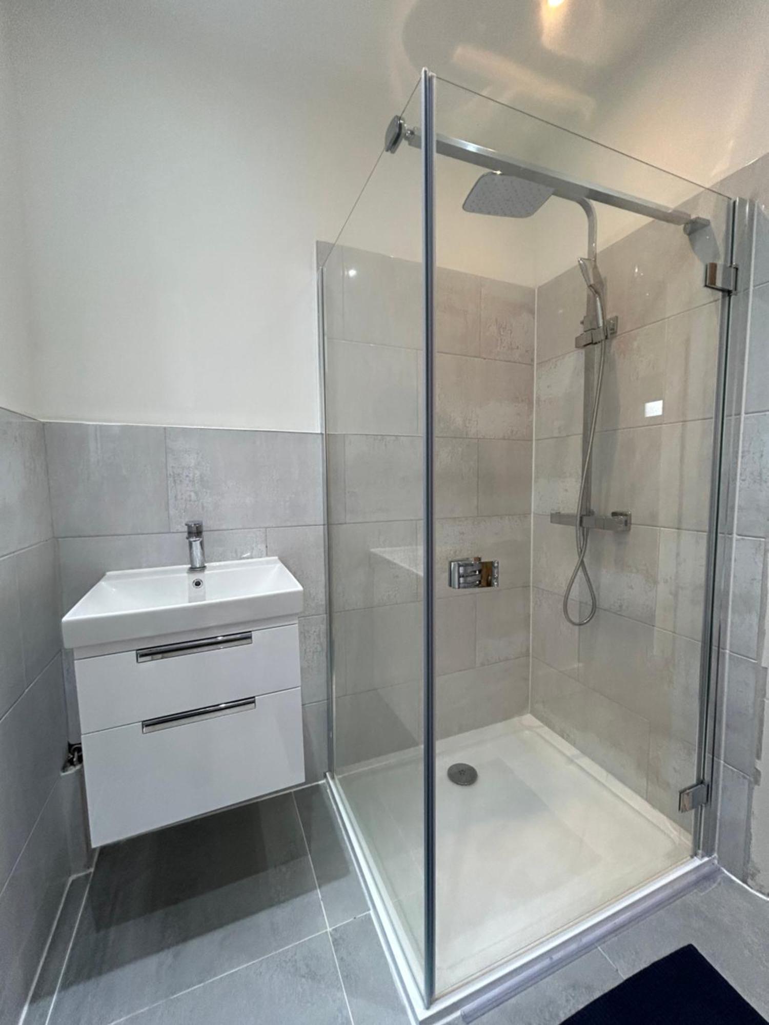 Apartamento Spacious Battersea And *