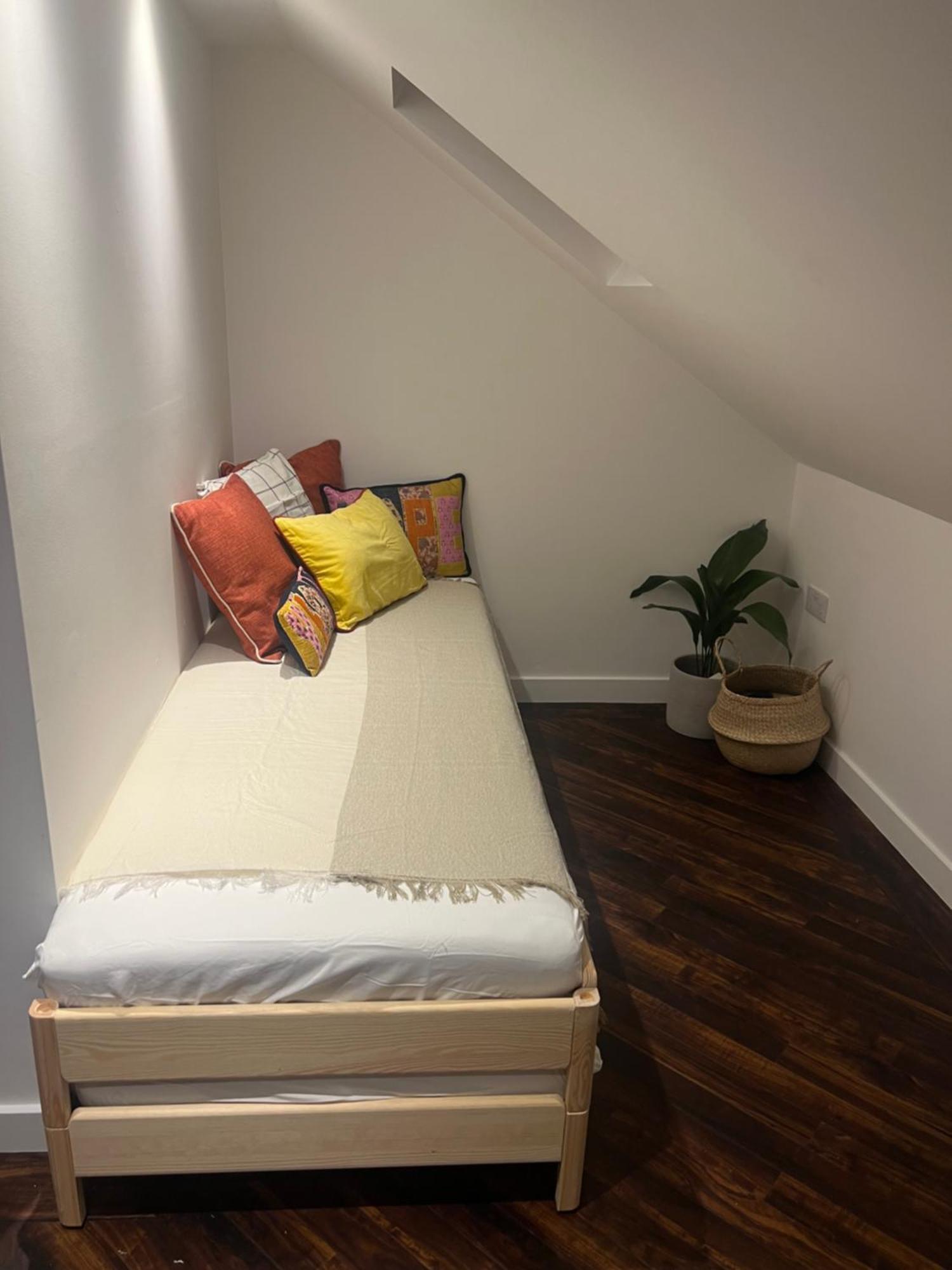 Spacious Battersea And Apartamento Londres