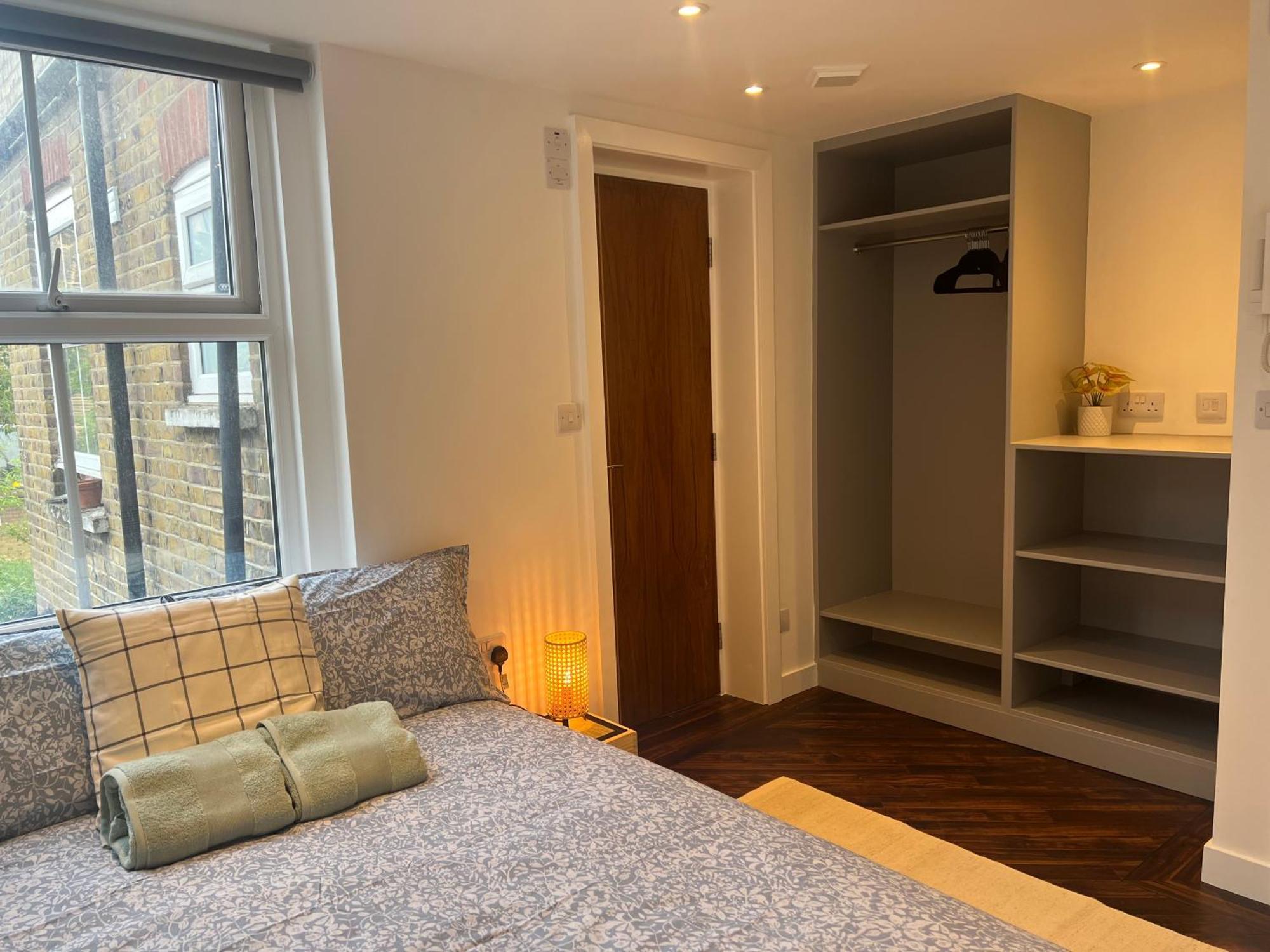 Apartamento Spacious Battersea And *